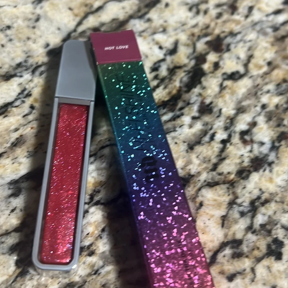♣️🌙Urban Decay Hot Love Hi Fi Shine Gloss